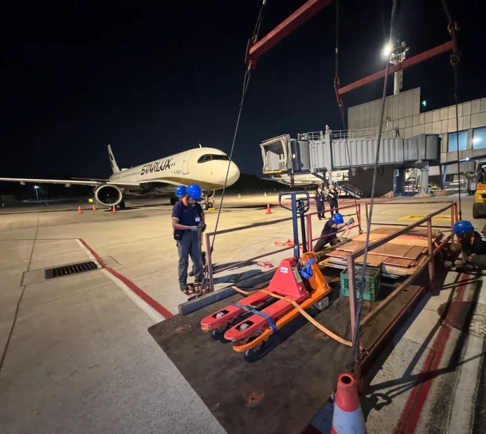 機場設備吊掛作業 主視覺